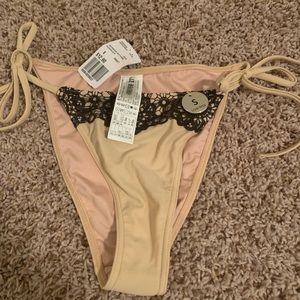 Forever 21 low-rise bikini bottoms size small